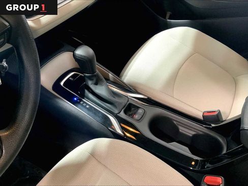 Used 2021 Toyota Corolla LE image 16