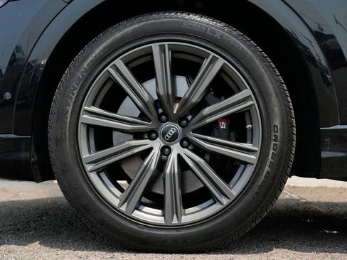 Used 2022 Audi SQ8 Prestige w/ Prestige Package image 13