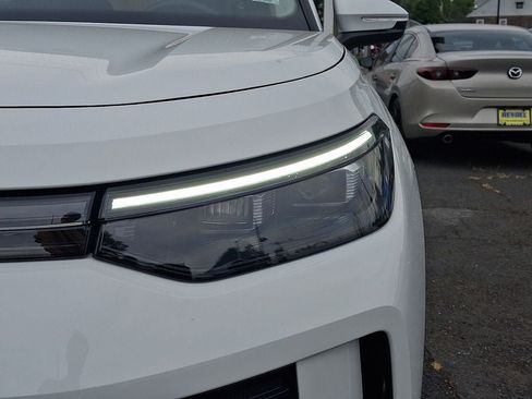 Used 2026 Volkswagen Tiguan SE FWD image 9