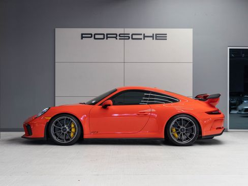 Certified 2018 Porsche 911 GT3 image 2