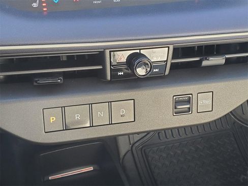 New 2026 Nissan Leaf Platinum+ image 17