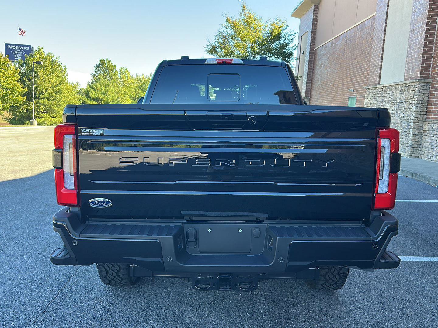 Used 2026 Ford F250 Platinum w/ Tremor Off-Road Package AWD/4WD image 4