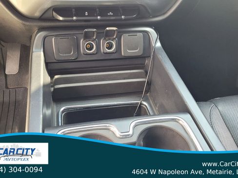 Used 2018 Chevrolet Silverado 1500 LT w/ Texas Edition image 10