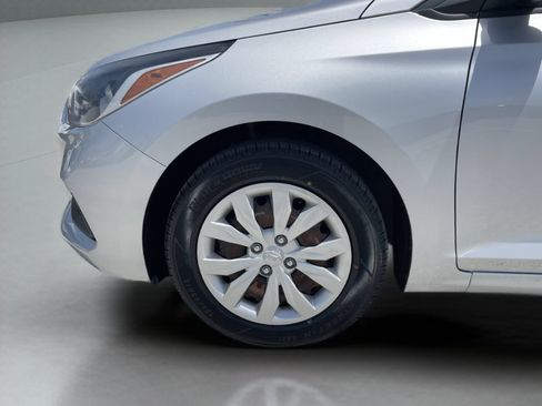 Used 2020 Hyundai Accent SE FWD image 29
