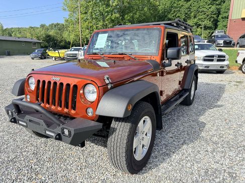Used 2014 Jeep Wrangler Unlimited Sport AWD/4WD image 4