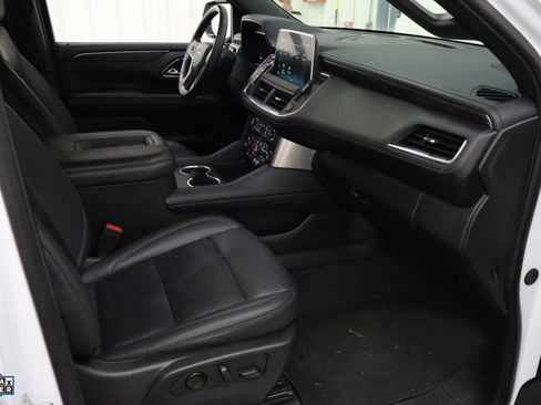 Used 2024 Chevrolet Suburban LT image 30