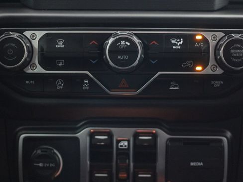 Used 2021 Jeep Gladiator Mojave w/ LED Lighting Group AWD/4WD image 22