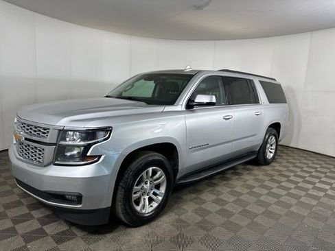 Used 2017 Chevrolet Suburban LT image 7