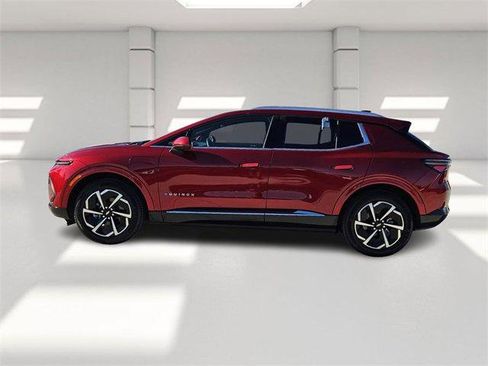 Used 2025 Chevrolet Equinox EV LT w/ Convenience Package image 2