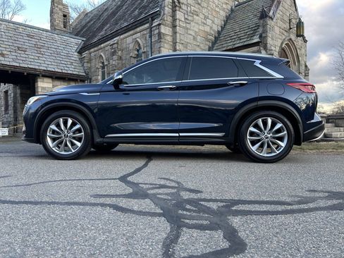 Used 2019 INFINITI QX50 Essential w/ Proactive Package image 1