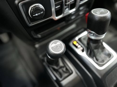 Used 2023 Jeep Wrangler Unlimited image 30