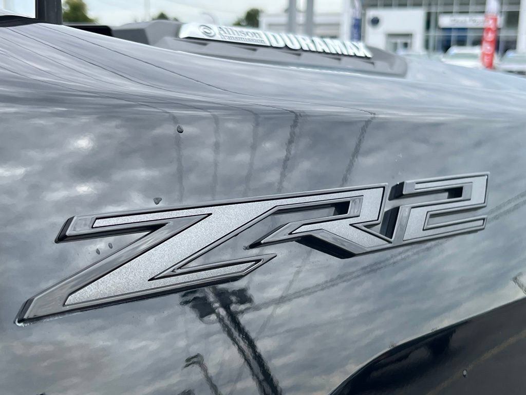 Used 2025 Chevrolet Silverado 2500 ZR2 AWD/4WD image 9