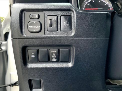 Used 2020 Toyota 4Runner Limited image 33