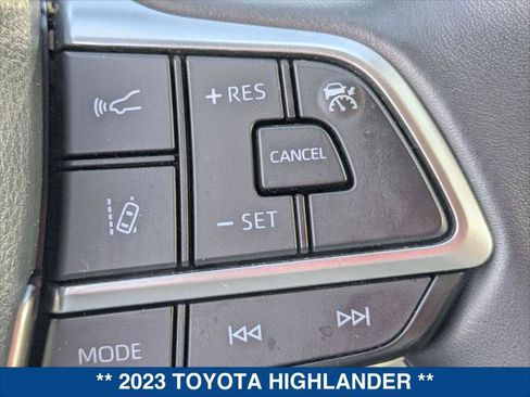 Used 2023 Toyota Highlander XLE image 15