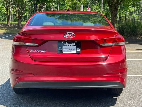 Used 2017 Hyundai Elantra SE FWD image 4