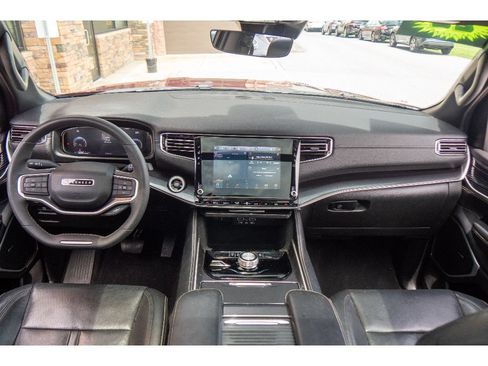 Used 2022 Jeep Wagoneer Series I w/ Premium Group I AWD/4WD image 14