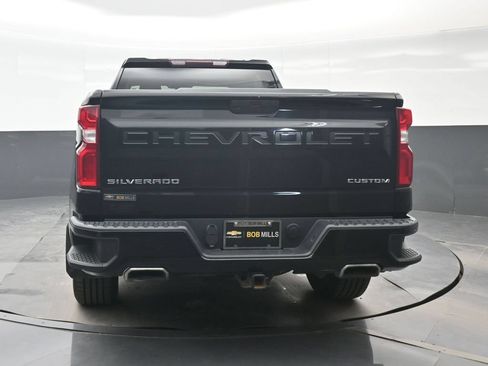 Used 2021 Chevrolet Silverado 1500 Custom w/ LPO, Dark Essentials Package AWD/4WD image 5