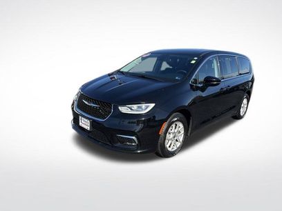 Used 2024 Chrysler Pacifica Touring-L