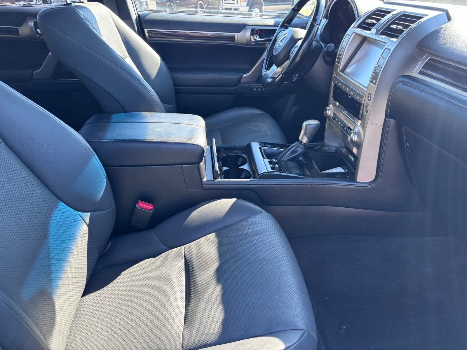 Used 2021 Lexus GX 460 Premium w/ Accessory Package AWD/4WD image 9