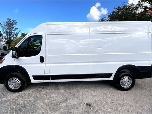 Used 2024 RAM ProMaster 2500 w/ Convenience Group FWD image 16