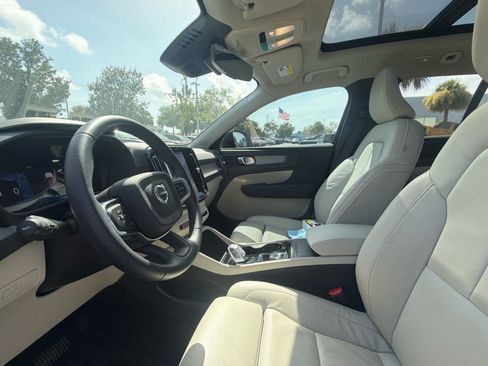 Certified 2023 Volvo XC40 B4 Plus w/ Protection Package Premier FWD image 27