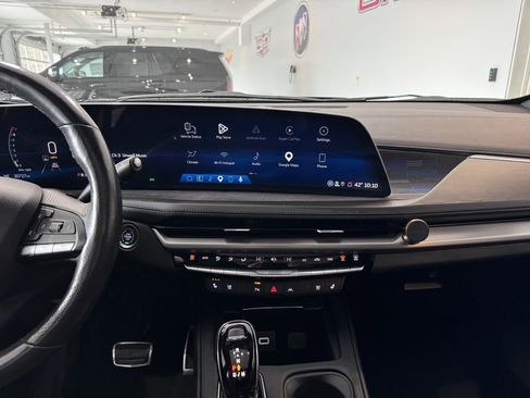 Certified 2024 Cadillac XT4 Sport AWD/4WD image 18