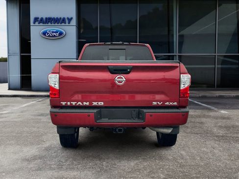 Used 2017 Nissan Titan SV image 5