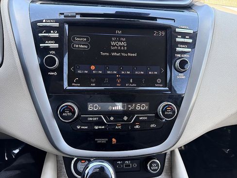 Used 2020 Nissan Murano SV FWD image 16