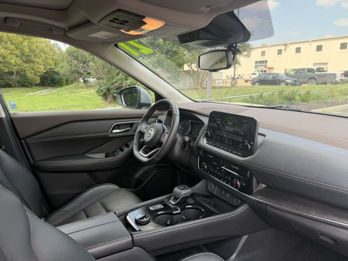 Used 2021 Nissan Rogue SL w/ Premium Package AWD/4WD image 32