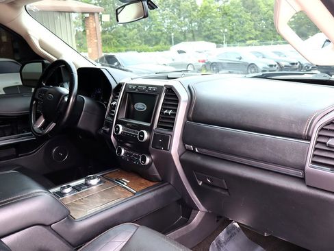 Used 2018 Ford Expedition Max Platinum AWD/4WD image 24