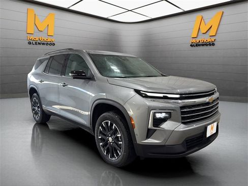 New 2026 Chevrolet Traverse LT w/ Enhanced Driving Package image 2