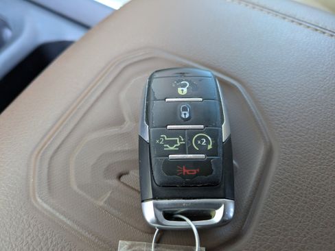 Used 2020 RAM 1500 Laramie image 29