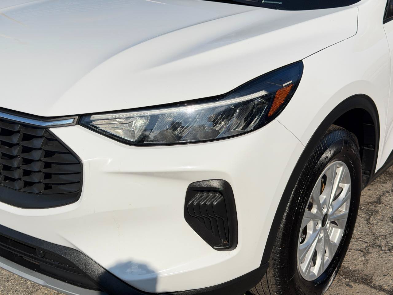 Used 2024 Ford Escape Active AWD/4WD image 9