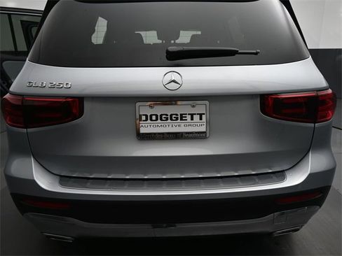 New 2026 Mercedes-Benz GLB 250 image 25