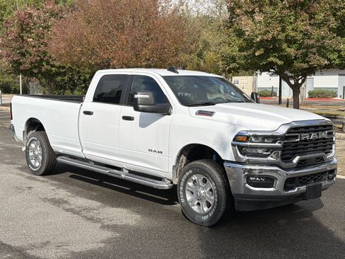 Used 2025 RAM 2500 Big Horn AWD/4WD image 2