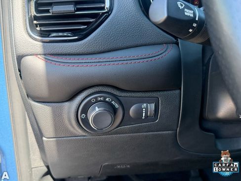 Used 2025 Dodge Durango GT AWD/4WD image 14