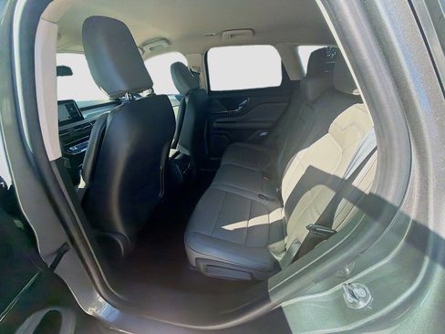 Used 2024 Lincoln Corsair FWD image 24