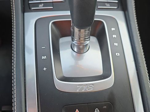 Used 2019 Porsche 718 Boxster S RWD image 15