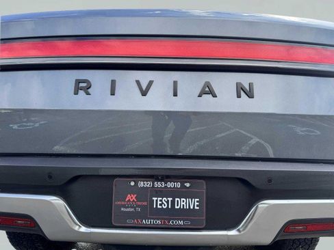 Used 2022 Rivian R1T Adventure image 18