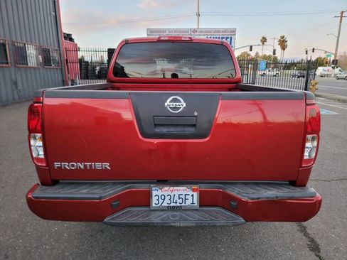 Used 2012 Nissan Frontier SV w/ Sport Appearance Pkg image 4