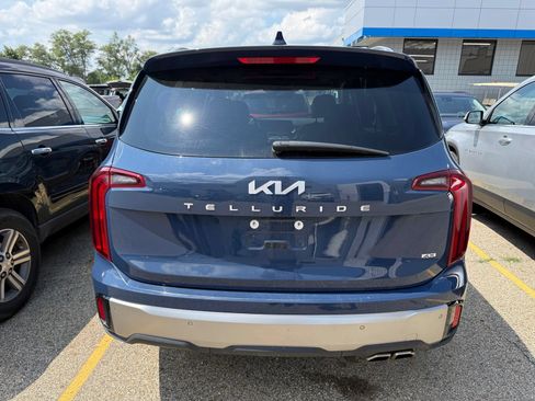 Used 2025 Kia Telluride S AWD/4WD image 3