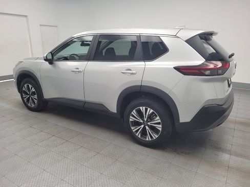 Used 2023 Nissan Rogue SV image 3