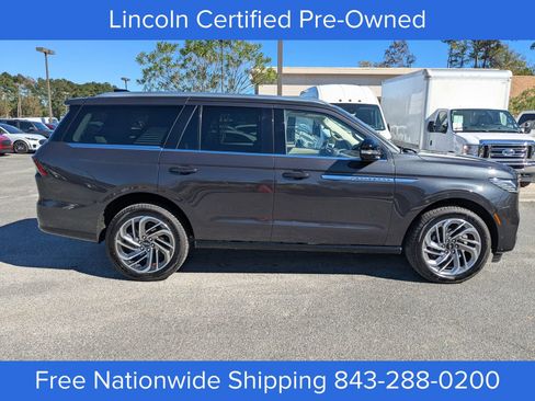Certified 2025 Lincoln Navigator Reserve image 3
