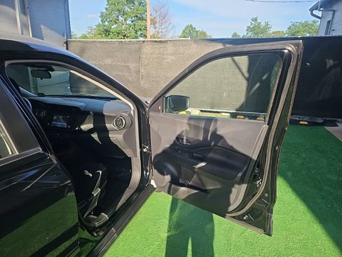Used 2022 Nissan Kicks SV FWD image 35