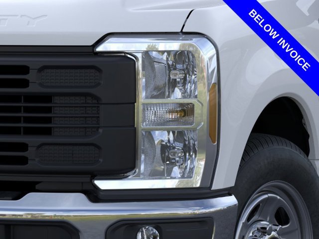 New 2026 Ford F350 XL w/ XL Chrome Package RWD image 18