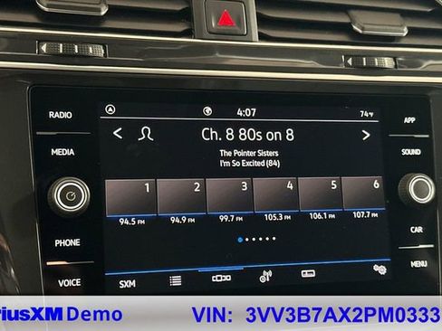Certified 2023 Volkswagen Tiguan SE FWD image 37
