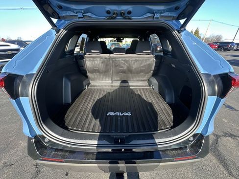 Used 2022 Toyota RAV4 SE w/ Convenience Package image 23