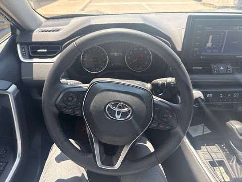 Used 2022 Toyota RAV4 XLE Premium FWD image 23
