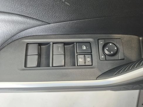 Used 2022 Toyota RAV4 LE AWD/4WD image 22