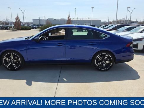 Used 2023 Honda Accord Sport image 2